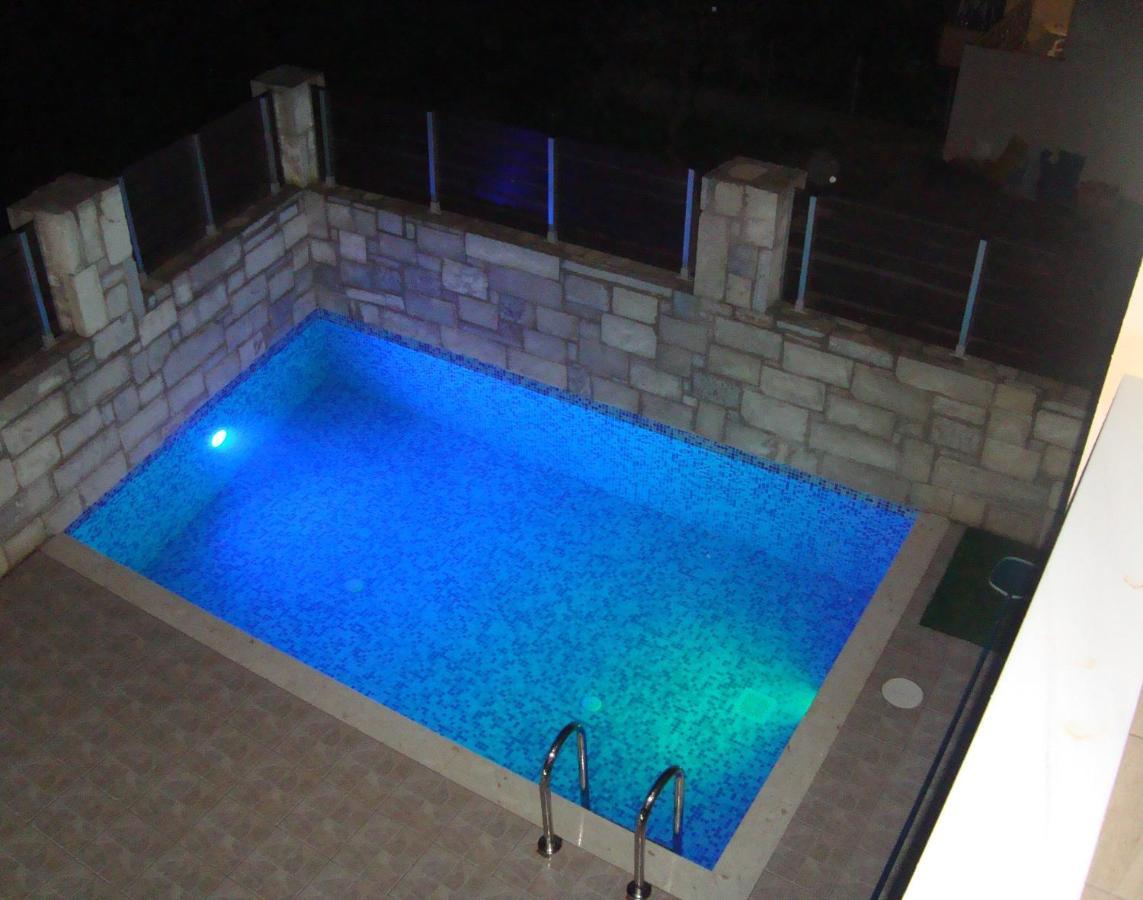 “Theeporto” Maisonette With Pool Gouves Exterior foto